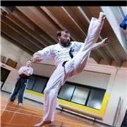 M° 4 Dan impartisce lezioni di Kickboxing, MMA , difesa personale